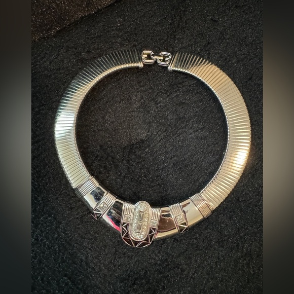 Givenchy Vintage Necklace - Picture 6 of 10